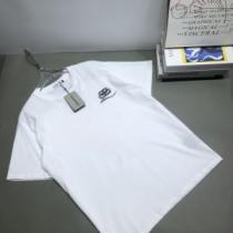 デザイン性の高い プリント お洒落な存在感 オリジナル 2026春夏 半袖Tシャツ 着心地満点 肌に馴染みやすい ブランド 偽物 通販 2色可選