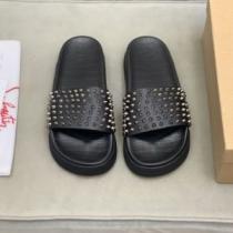 CHRISTIAN LOUBOUTINスーパーコピー すべり防止 2026新作 海外セレブ愛用 2色可選 サボサンダル コンフォートサンダル