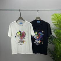 2色可選 セレブ愛用の超人気商品 柔らかい手触り 半袖Tシャツ プリント プラダブランド コピー 肌に馴染みやすい 2026春夏