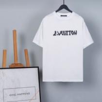 ラックスした雰囲気 半袖Tシャツ ルイ ヴィトンスーパーコピー 2026春夏 自分らしいスタイリング 個性的なデザ 2色可選
