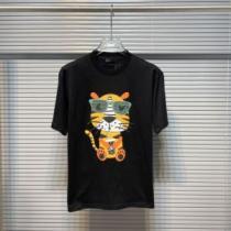 人気新品★超特価★ 2025春夏 自然な肌触り ルイ ヴィトンコピーブランド 半袖Tシャツ デザイン性の高い 3色可選