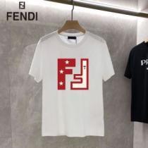 FENDIブランドコピー 2026春夏 半袖Tシャツ 可愛く上品な雰囲気 2色可選 デザイン性の高い