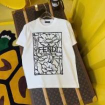 半袖Tシャツ 2026春夏 定番のアイテム 2色可選 FENDIスーパーコピー 激安 暖かみのある肌触り クールビズ