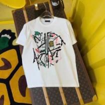 セール中 FENDIコピーブランド 半袖Tシャツ 肌に馴染みやすい 2色可選 カラーラインナップ 2026春夏 プリント