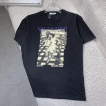 2026春夏 レジャー 消臭抗菌効果がある 半袖Tシャツ 耐久性のある ヴァレンティノコピー