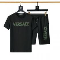デザイン性の高い VERSACEスーパーコピー 2026春夏 2色可選 気軽にカジュアルに使える セットアップ上下