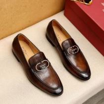 3色可選 人気販売中 2026新作 大人の雰囲気抜群 ローファー FERRAGAMOスーパーコピー