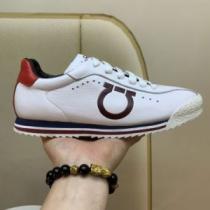 多色選択可 2026新作 スニーカー 柔軟 スタイリッシュな印象 FERRAGAMOブランド コピー
