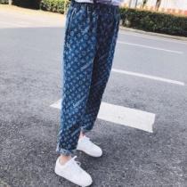 デニムパンツ しっかりとしたデニム地 2026新作 足長効果のある シュプリームブランドコピー 人気雑誌掲載