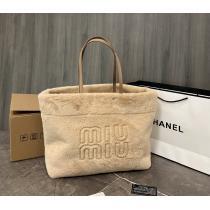 MIUMIU正規品保証22秋冬機能的なアイテムバッグコピー ブランド 通販
