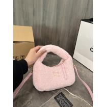 MIUMIUお買得セール著名人の着用バッグブランド 品 コピー