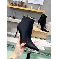 華やかムードを演出しておしゃれ度をUPする新着ブーツブランド コピー 販売Christian Louboutin