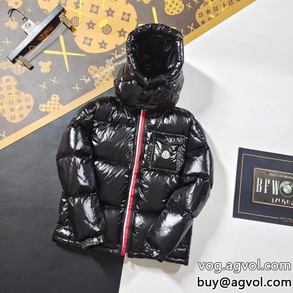 コピー 商品 販売モンクレールダウンジャケット柔らかくて気持ちいい大人の色気を印象に一目瞭然　人気ブランド