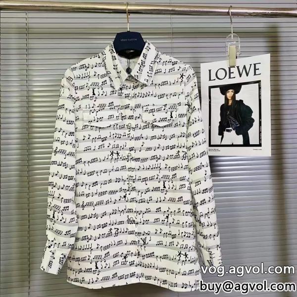 LOUIS VUITTON洗練されたおしゃれ感を持つ先行販売スーパー コピー 安心長袖Tシャツ質感が細かい