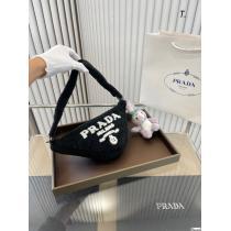 3色から選べるプラダモダンバッグ質感が細かい大人可愛いスタイル爽やかすぎない大人の印象にコピー 品 販売