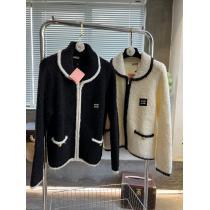 ブランド 品 激安 通販ミュウミュウセーター秋冬を感じさせる柔らかい雰囲気にまとめて堪称完美