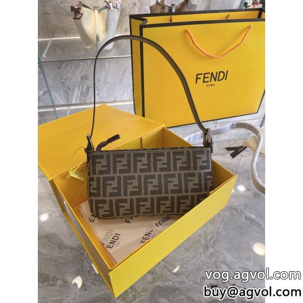 バッグフェンディ激安 ブランド必需品足下注目してくれる
