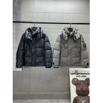 フェンディSS22冬最新FD革エンブレムくわえ縫いフード付き立ち襟ダウンジャケット