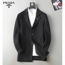 コート際立つ抜け感がある心惹かれるスタイルPRADAブランド コピー 品
