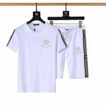 コピー 商品 販売ヴェルサーチVERSACE半袖Tシャツセットこの冬絶対欲しい旬デザイン評判が高い