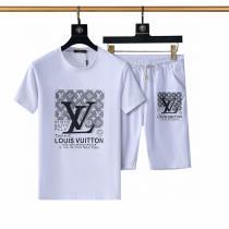 新作セール価格で今季新作 セールLOUIS VUITTONブランド 偽物 通販Tシャツ