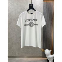 VERSACE偽 ブランド半袖Tシャツ大人の華やかさを演出冬の買い必須！