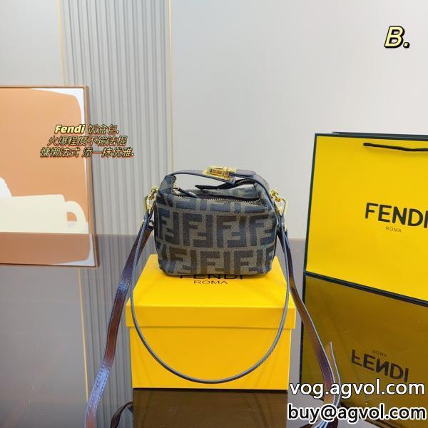 個性派さん甘過ぎず大人な印象にバッグブランド 品 スーパー コピーFENDI