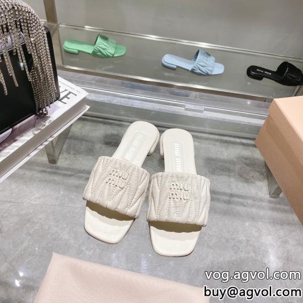MIUMIUリラックススタイルが実現昨年も人気のアイテム新品スリッパスーパー コピー 品