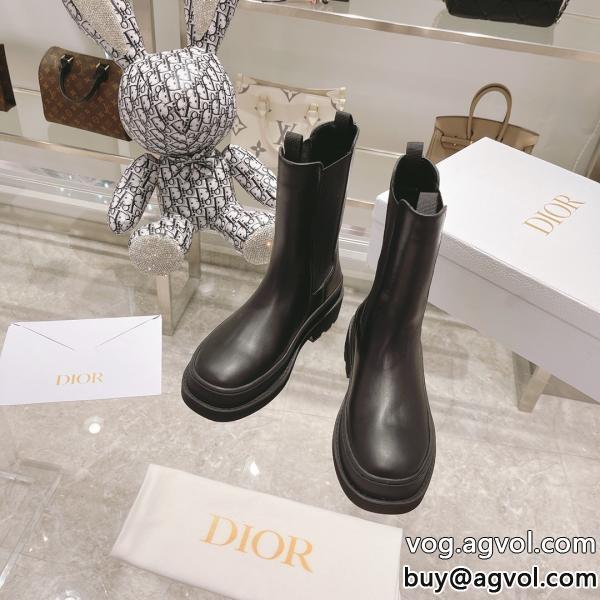 スーパー コピー ブランド 専門上品さ漂う大胆なデザインブーツDIOR