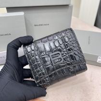 ロゴが美しい重宝するコピー 商品 通販財布balenciaga
