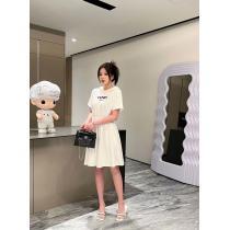 ワンピースコピー 品 ブランドFENDI風合いが魅力元気な印象に