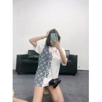 半袖Tシャツブランド コピー s 級ルイ ヴィトンきれいめな印象人気モデル愛用