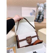 偽 ブランドバッグカジュアルスタイルを軽快に鮮度が手に入るCOACH