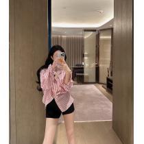 CELINE長袖シャツスーパー コピー ブランド元気な印象に大人な印象が溢れ出る