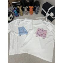 ブランド フェイクCHお洒落さんの愛用率が高いこれからの季節にピッタリ半袖Tシャツ