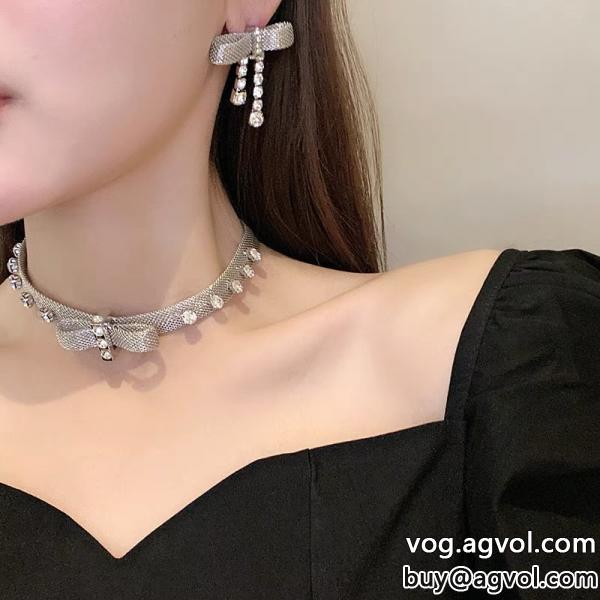 新着入荷2026最新コラボ　完売間近ネックレスMIUMIUブランド 激安 