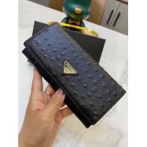 PRADA今年も人気人気話題ブランド コピー  財布