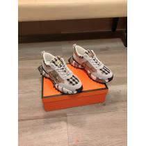 ブランド フェイクスニーカーBURBERRY品良くおしゃれ定番が欲しい方