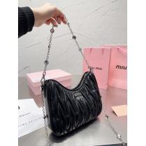 MIUMIU【2026年2026】人気ブランドの最新高い品質を誇るバッグコピー 通販