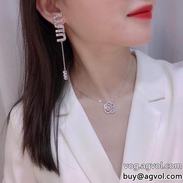 ピアス激安 通販 ブランドMIUMIUカジュアルを一歩大人に奥行きのある