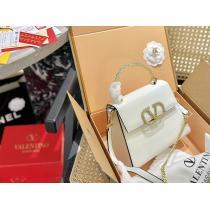 クール印象爽やかさスーパー コピー 通販バッグVALENTINO