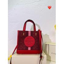 岩ちゃん愛用こなれ感を引き立たせバッグCOACHブランド コピー 販売 