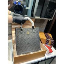 偽 ブランド人気セール100%新品清潔感のある肌見せLOUIS VUITTONバッグ