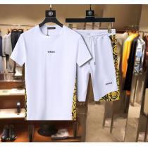 軽やかな素材感希少なアイテムセット偽 ブランド VERSACE