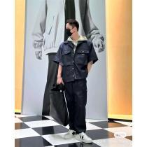爆発的人気オシャレ度がアップオンライン限定商品プラダ半袖Tシャツブランド 偽物