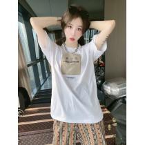 魅力がたっぷり大人っぽいスタイルが完成偽物 通販 半袖TシャツBURBERRY