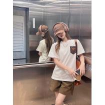 大人のこなれ感夏に向けて気になるブランド 偽物半袖TシャツLOUIS VUITTON