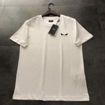 今シーズンは特に人気今季はファション感漂う半袖TシャツFENDI偽 ブランド 販売