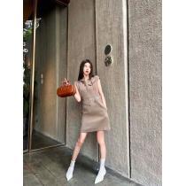 PRADAワンピース大人な印象が溢れ出る雑誌も街も人気アイテムブランド 偽物 通販