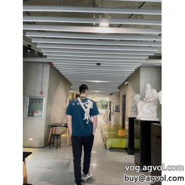 LOUIS VUITTONブランド 品 コピー半袖Tシャツ雑誌も街も人気アイテム今っぽいスタイルに決まる
